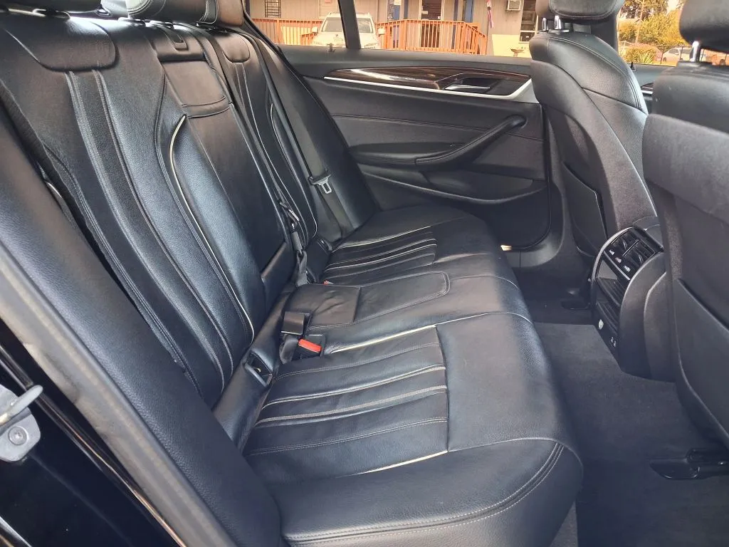 BMW 5 Series photo 22