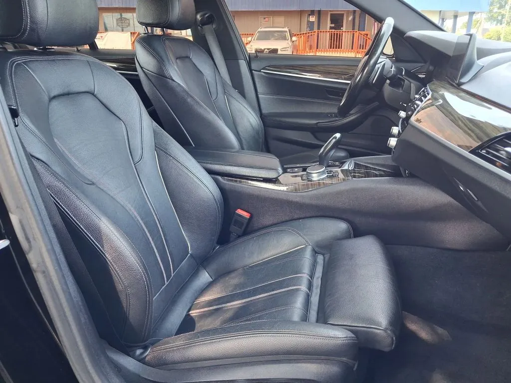 BMW 5 Series photo 23