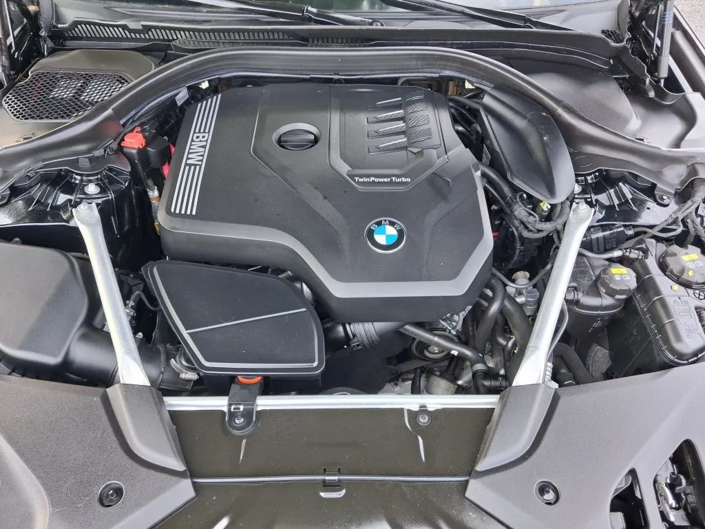 BMW 5 Series photo 24