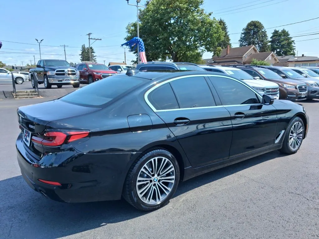 BMW 5 Series photo 7