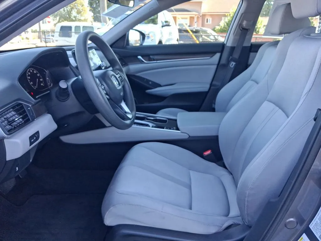 Honda Accord photo 14
