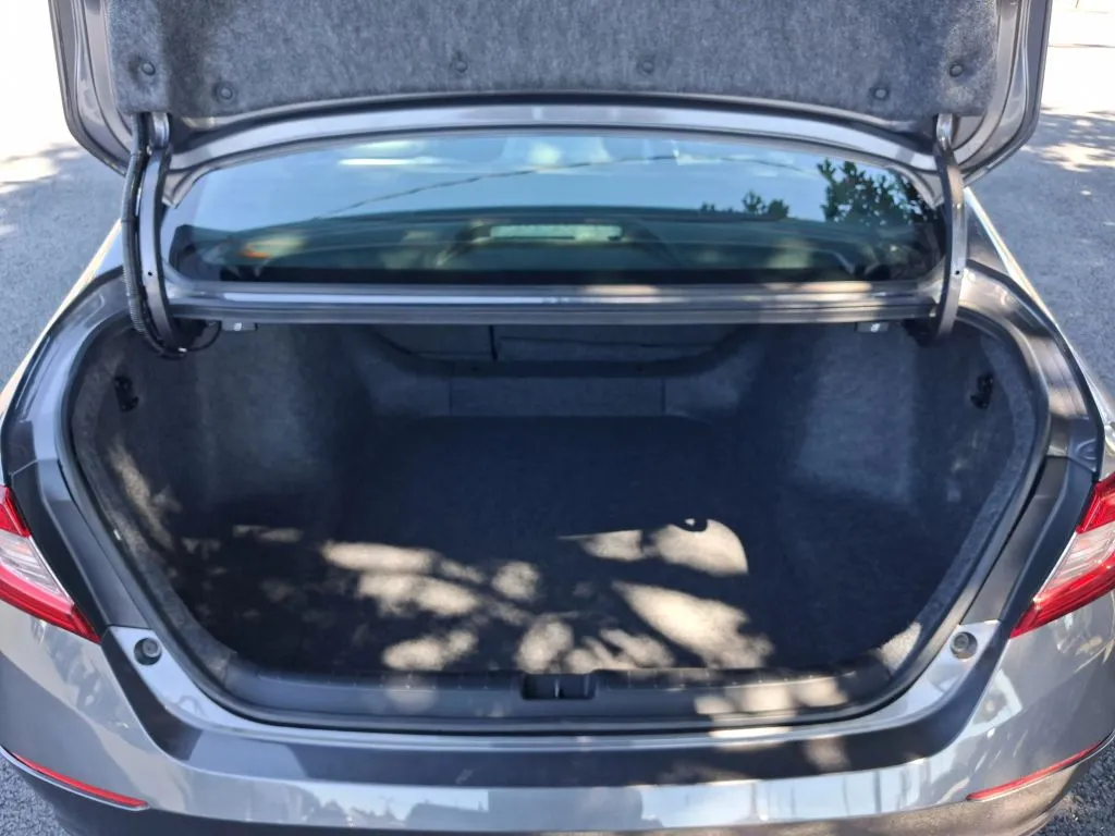 Honda Accord photo 16