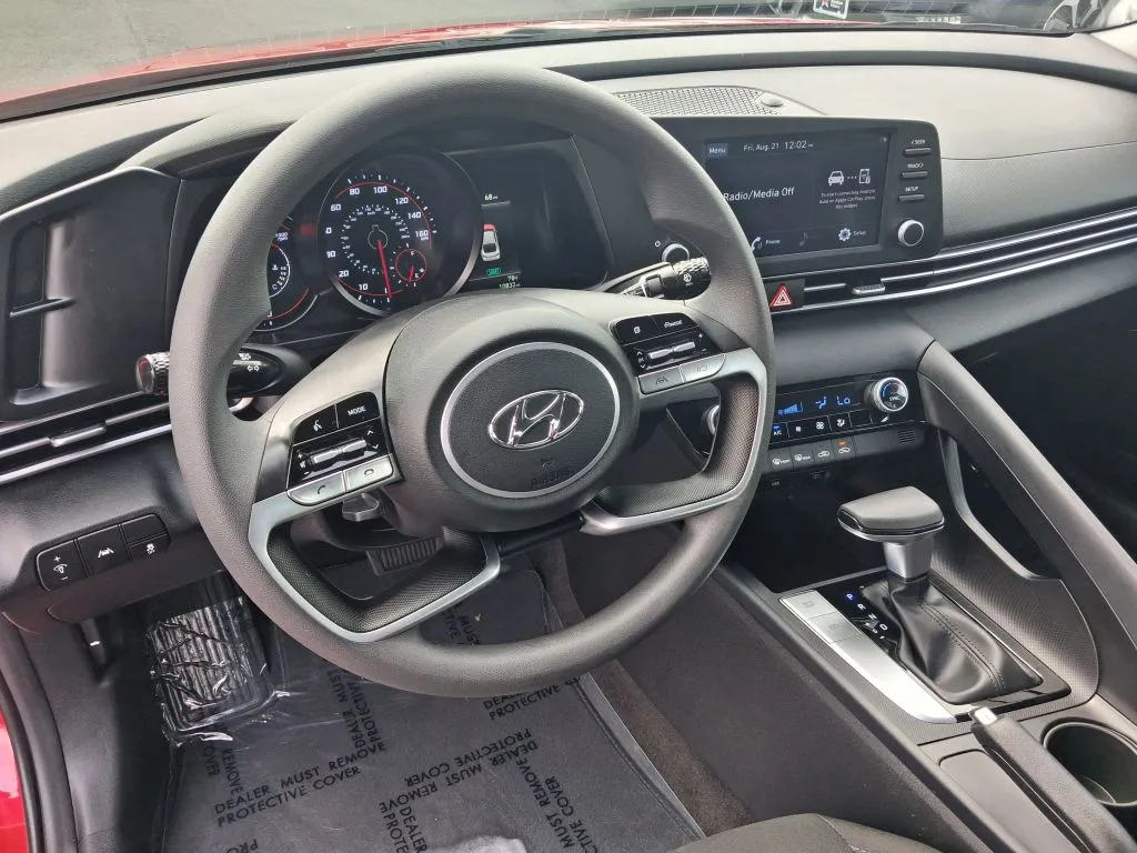 Hyundai Elantra photo 17