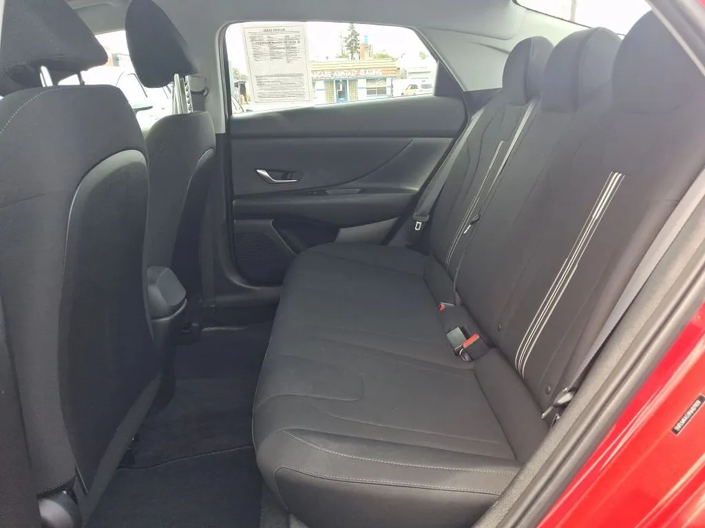 Hyundai Elantra photo 14