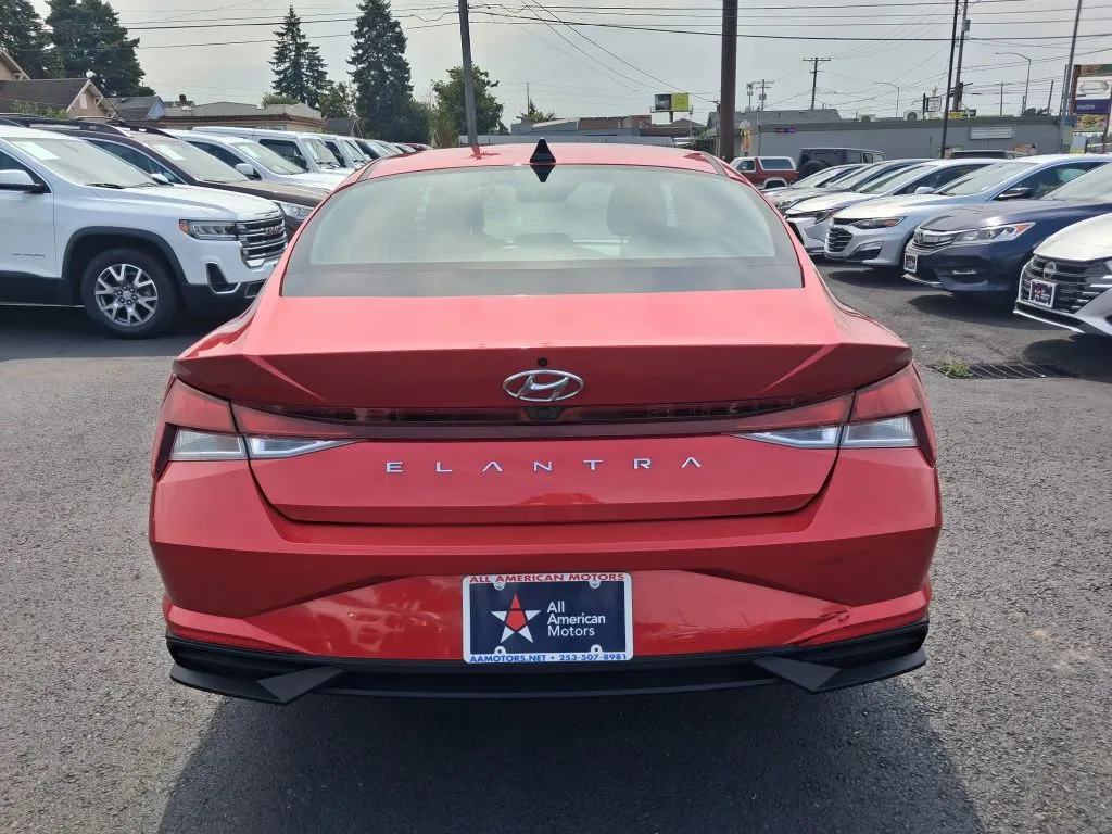 Hyundai Elantra photo 6