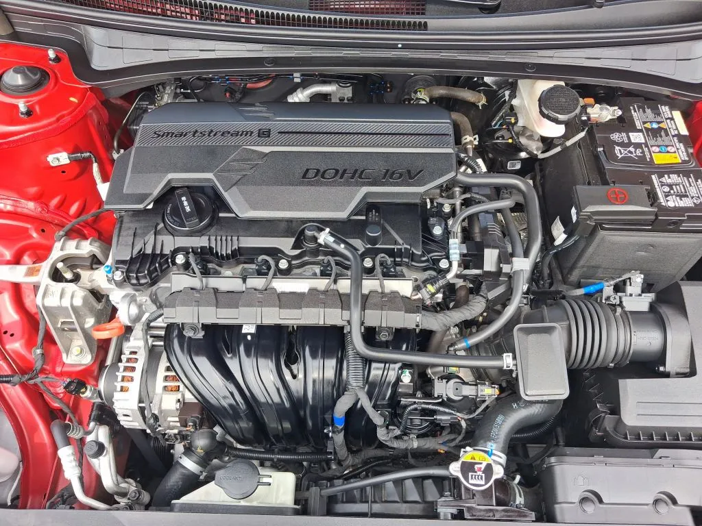 Hyundai Elantra photo 21