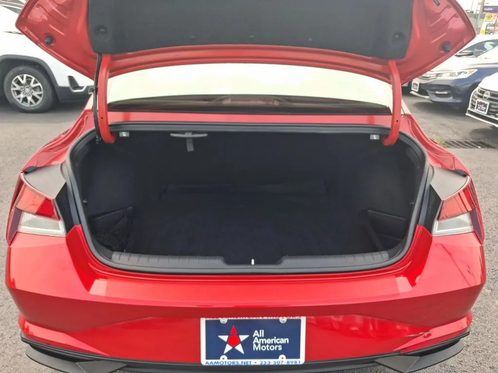 Hyundai Elantra photo 12