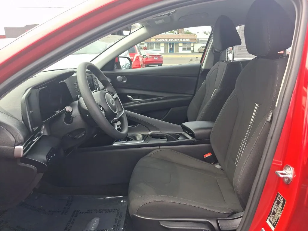 Hyundai Elantra photo 15