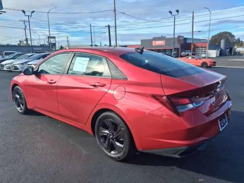 More photos of 2022 Hyundai Elantra SEL Sedan 4D at All American Motors, WA