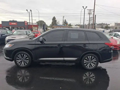 More photos of 2020 Mitsubishi Outlander SE Sport Utility 4D at All American Motors, WA