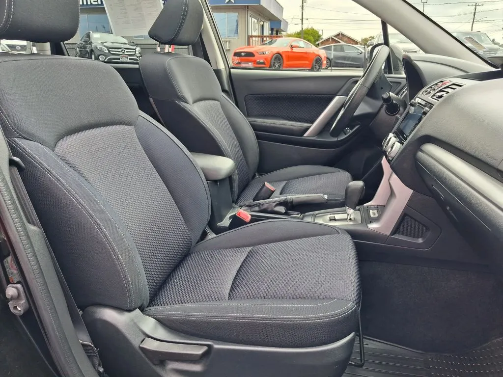 Subaru Forester photo 10