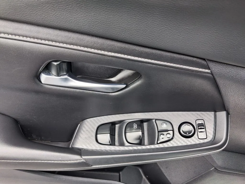 Nissan Sentra photo 17