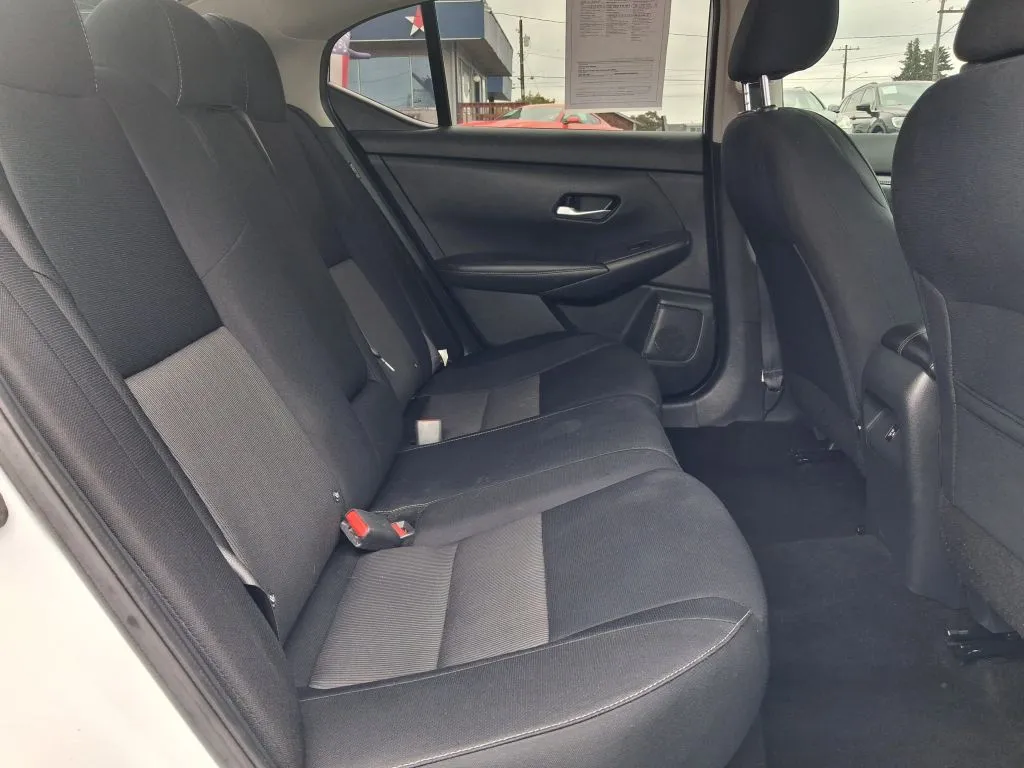 Nissan Sentra photo 12