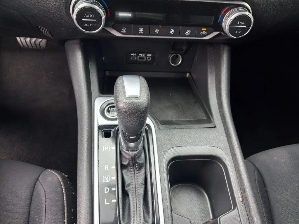 Nissan Sentra photo 23