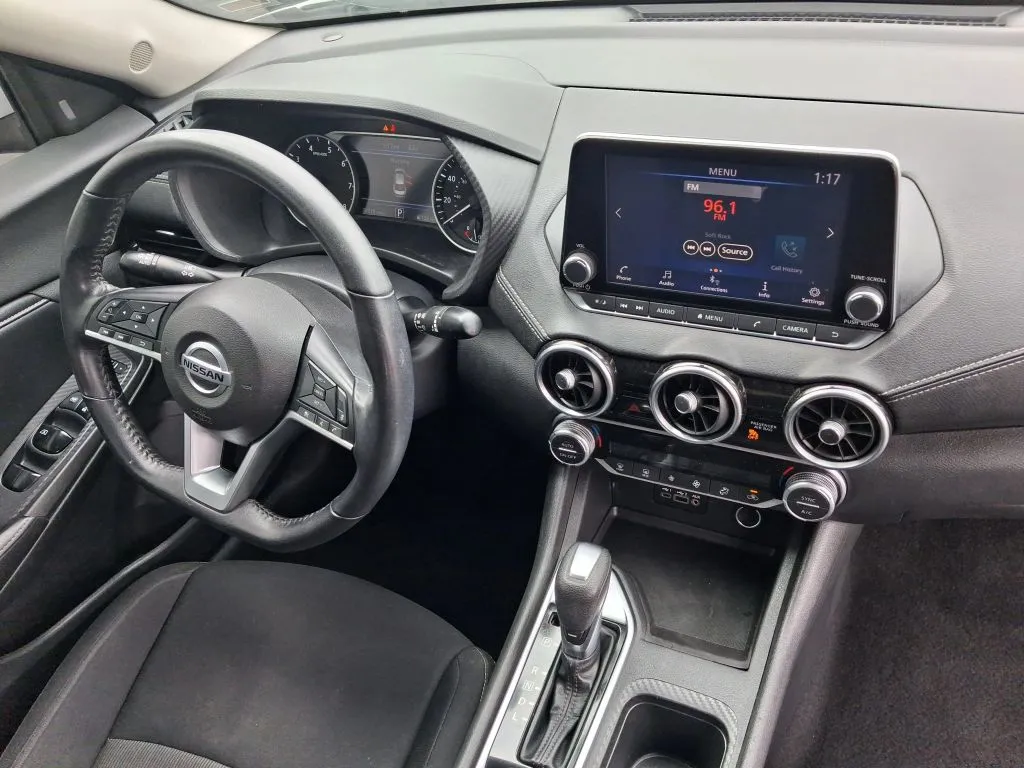 Nissan Sentra photo 11