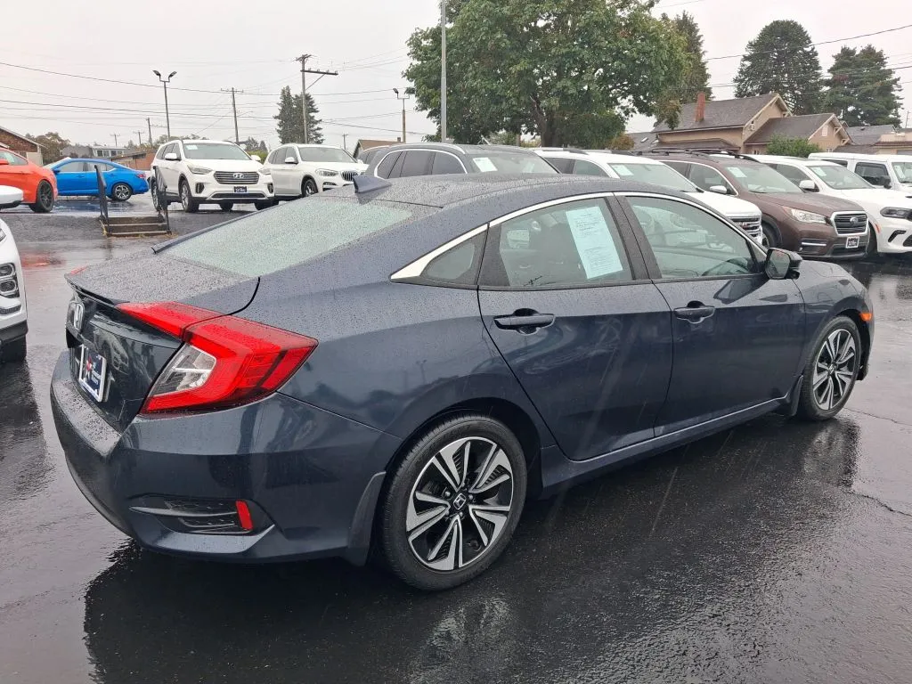 Honda Civic photo 10