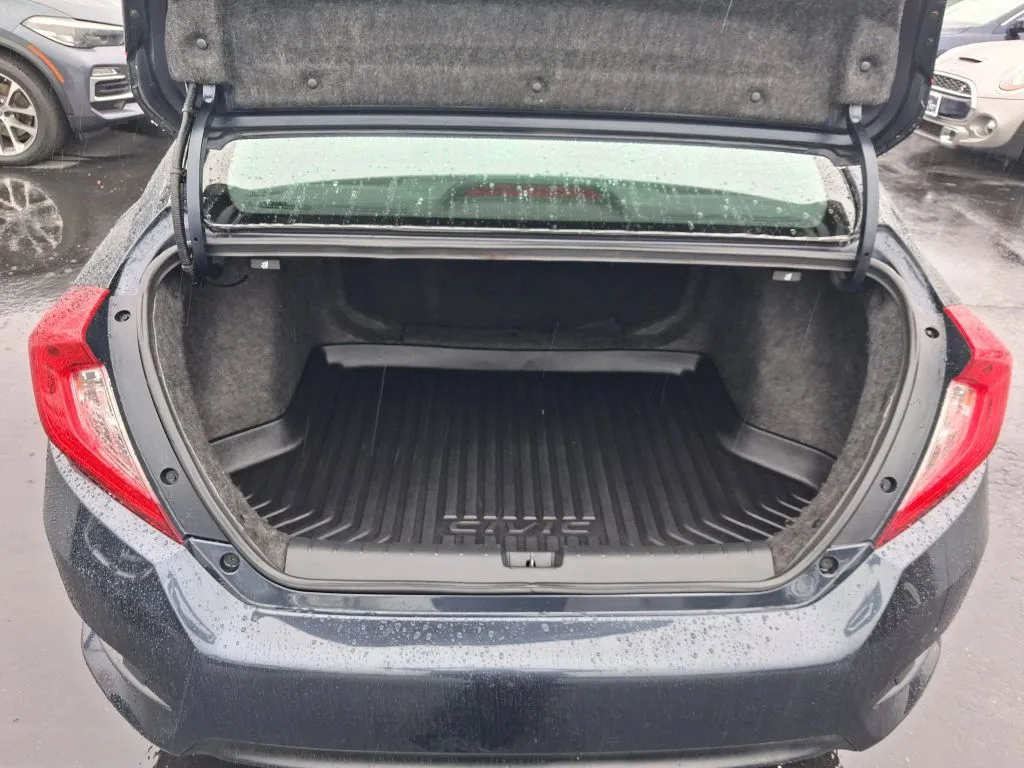 Honda Civic photo 17