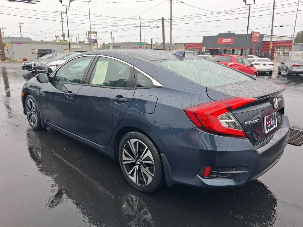 Honda Civic photo 7