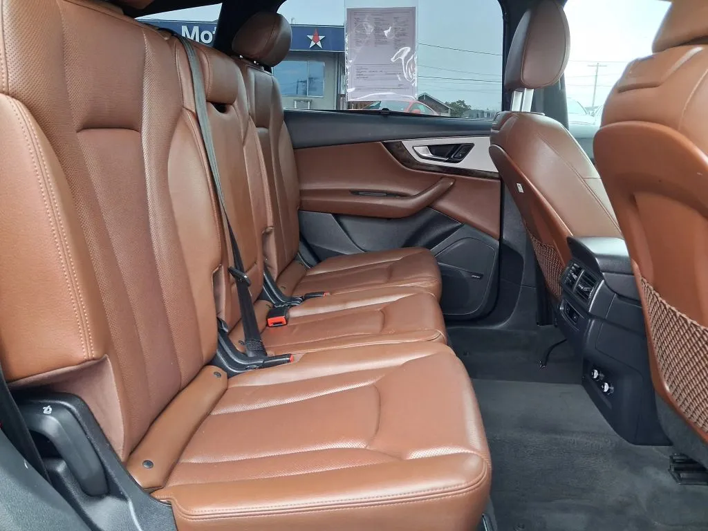 Audi Q7 photo 10