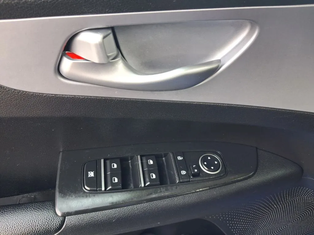 Kia Forte photo 17