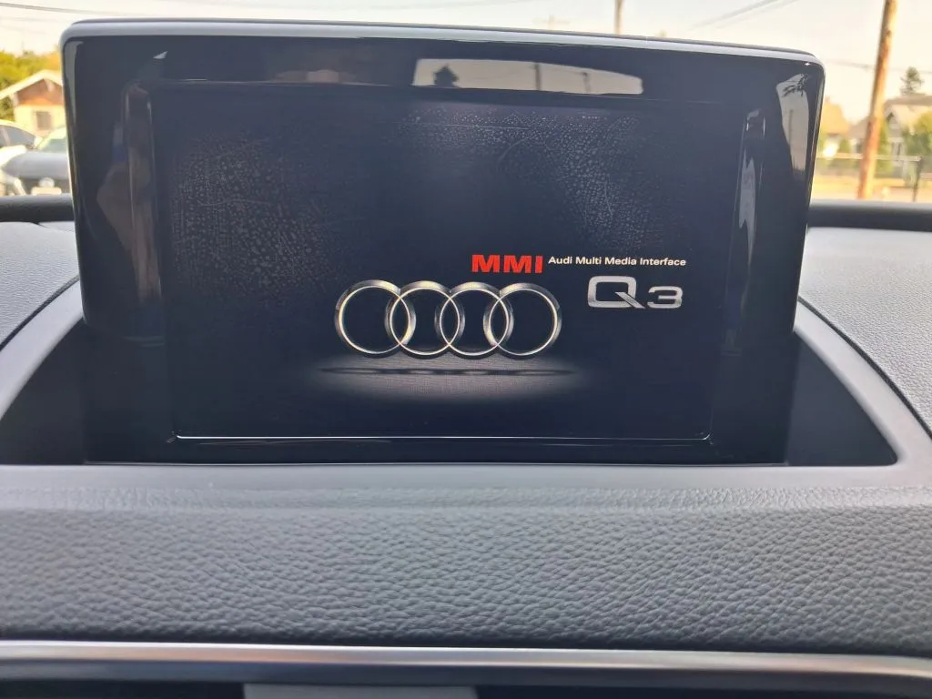 Audi Q3 photo 8
