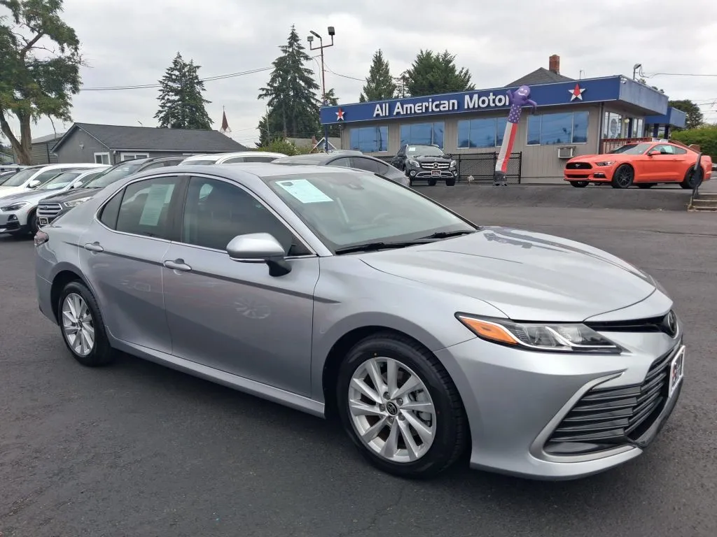 Toyota Camry photo 5