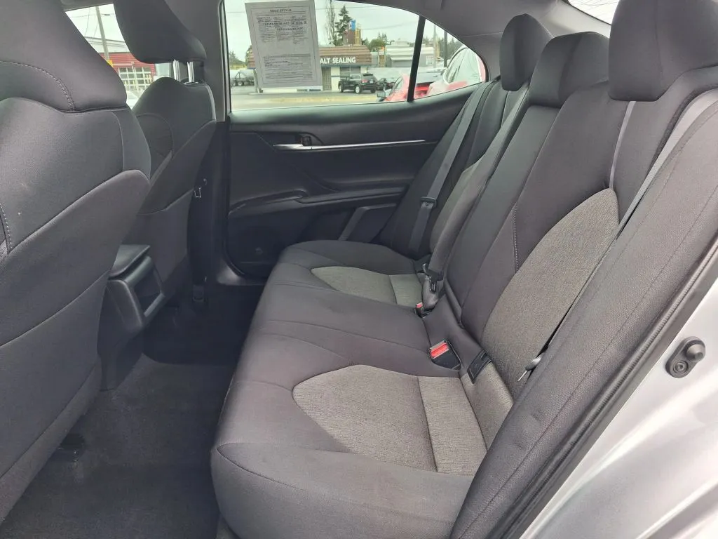 Toyota Camry photo 17