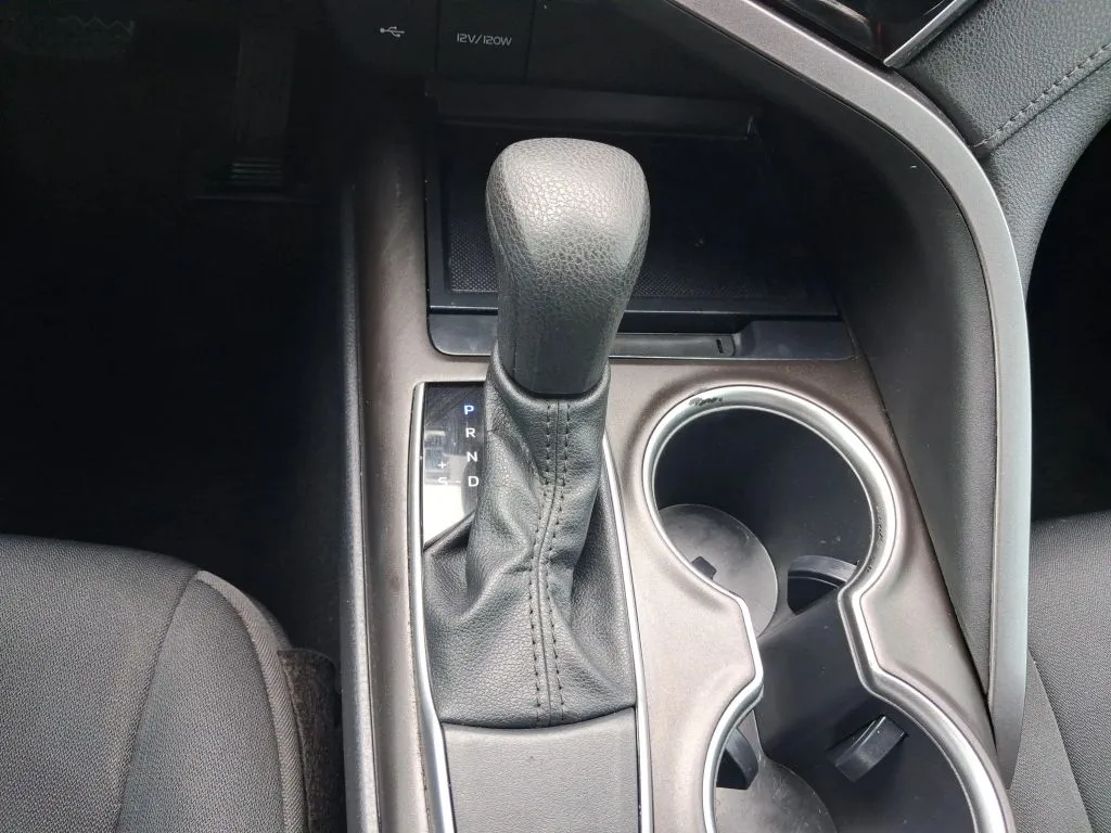 Toyota Camry photo 23