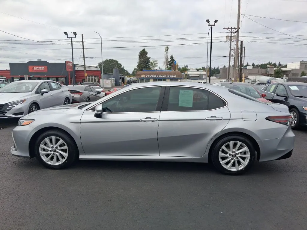 Toyota Camry photo 8