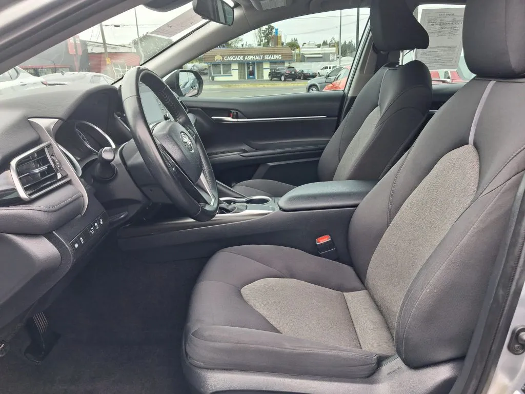 Toyota Camry photo 18