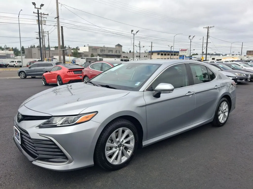 Toyota Camry photo 7