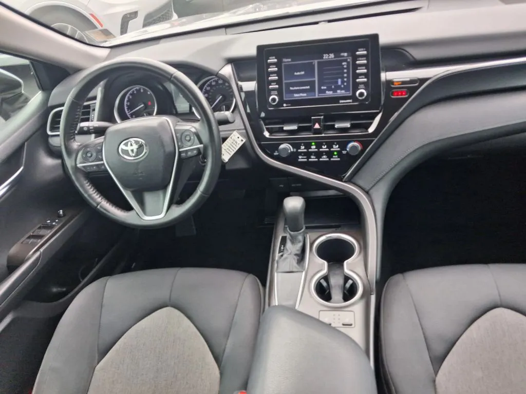 Toyota Camry photo 16