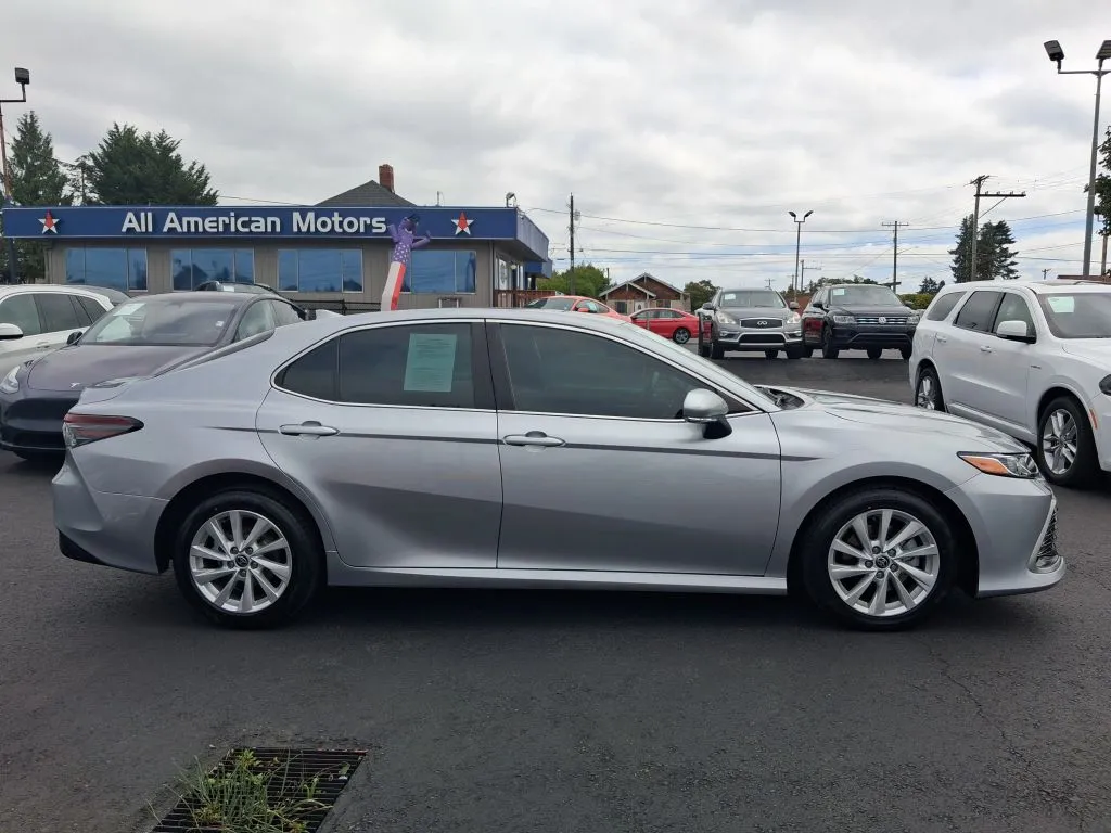 Toyota Camry photo 12