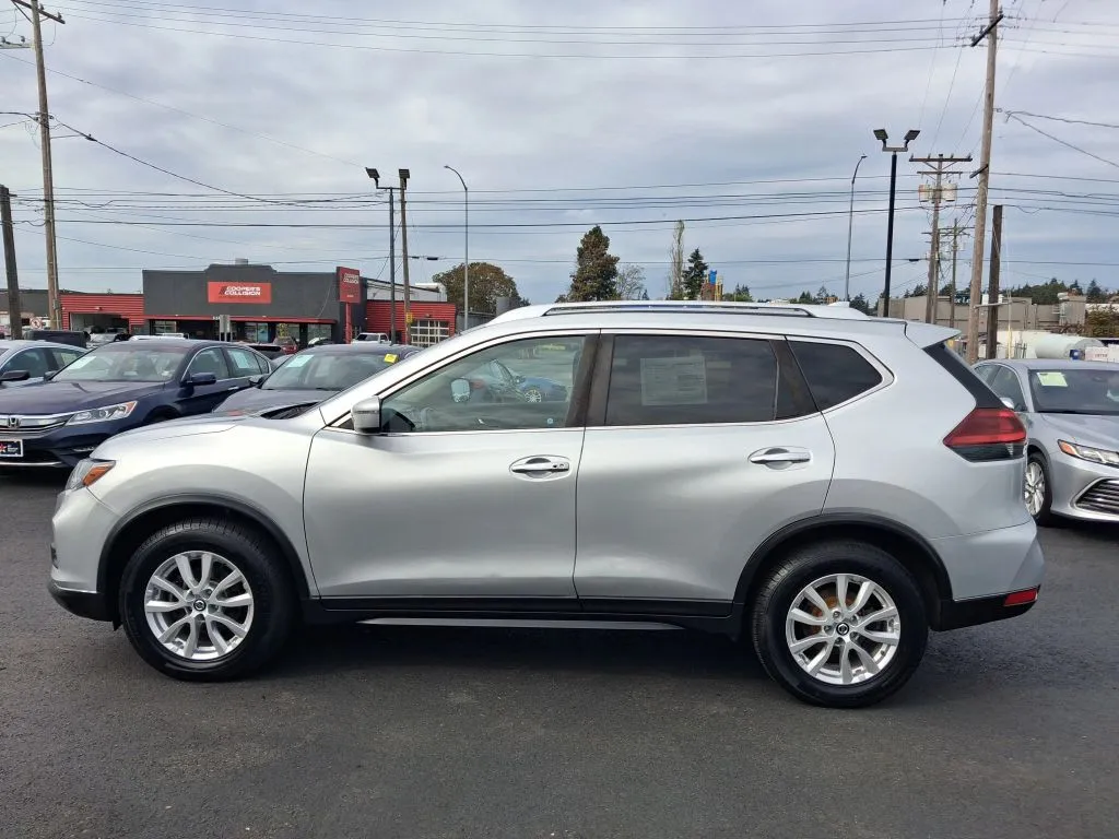 Nissan Rogue photo 4