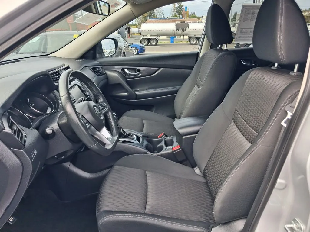 Nissan Rogue photo 15