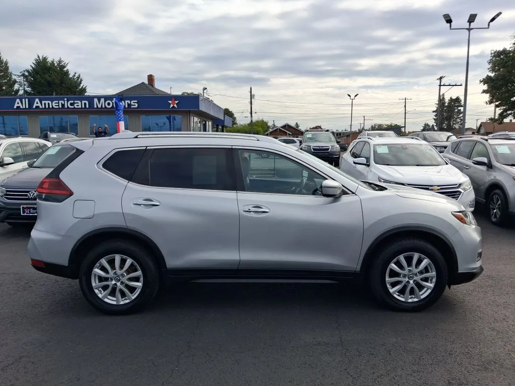 Nissan Rogue photo 9