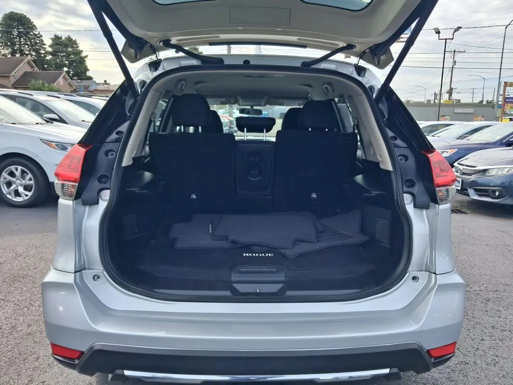 Nissan Rogue photo 12