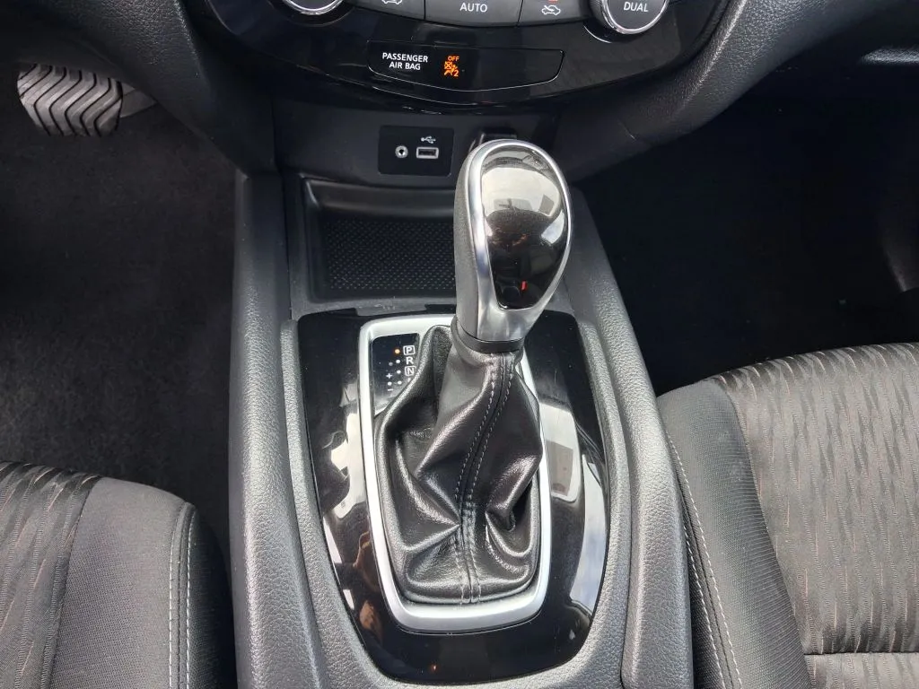 Nissan Rogue photo 18