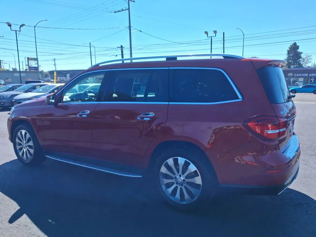 Mercedes-Benz GLS photo 8