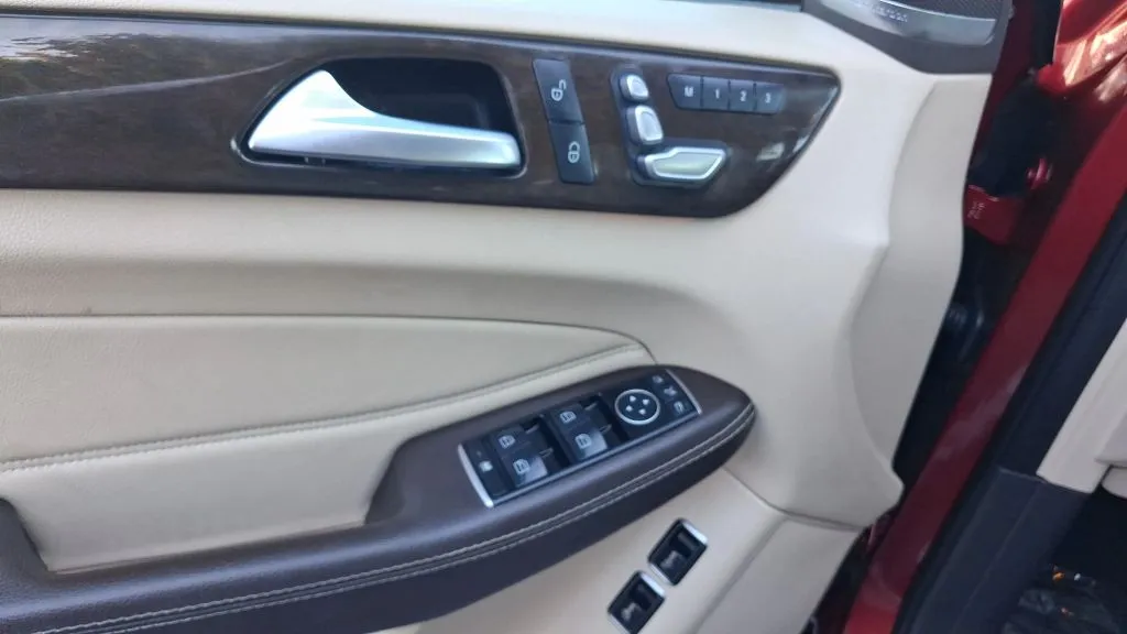 Mercedes-Benz GLS photo 19