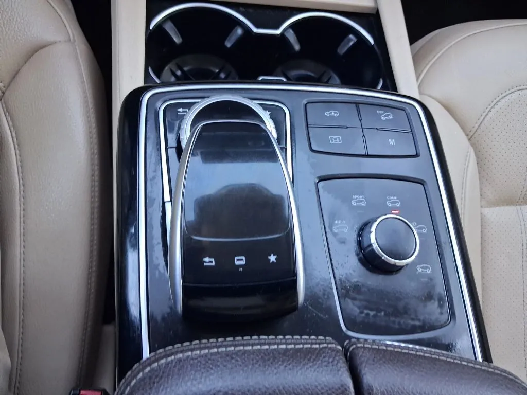 Mercedes-Benz GLS photo 16