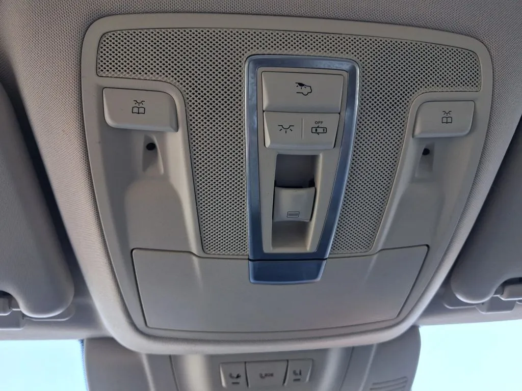 Mercedes-Benz GLS photo 33