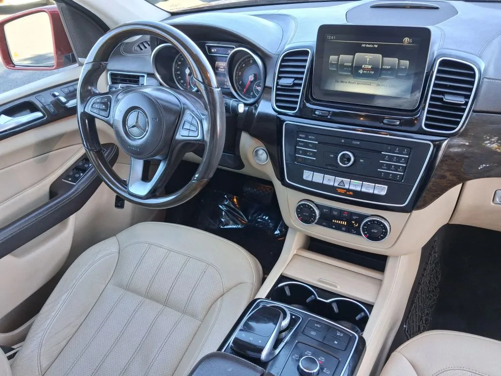 Mercedes-Benz GLS photo 30