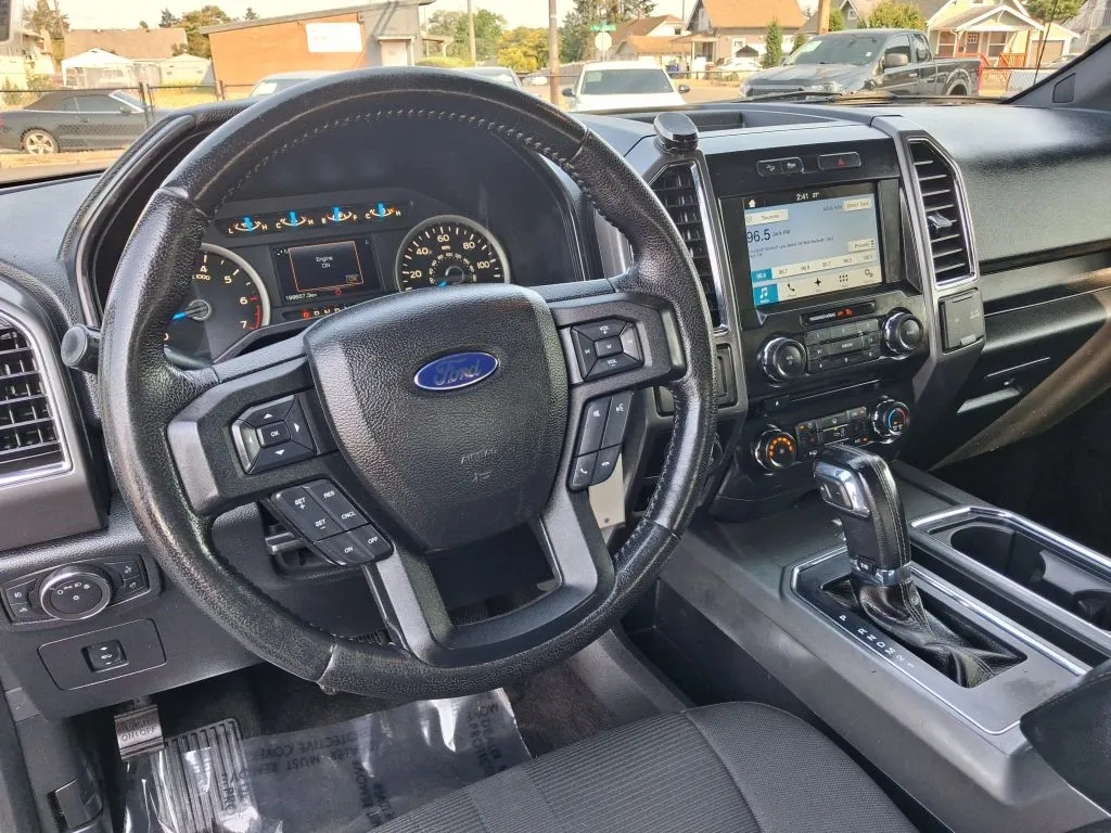 Ford F-150 photo 17