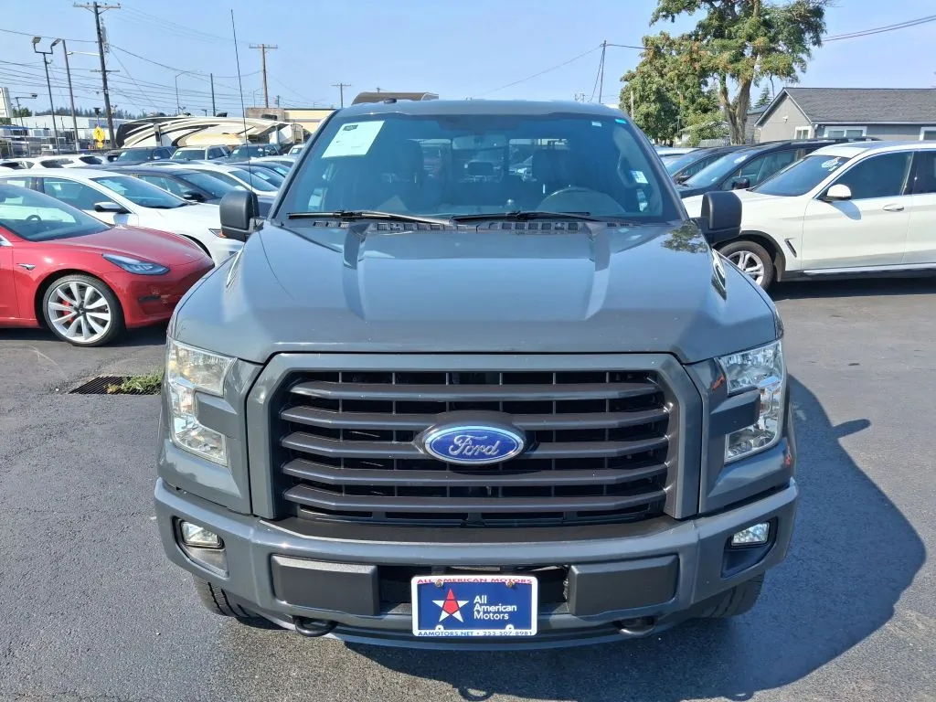 Ford F-150 photo 2