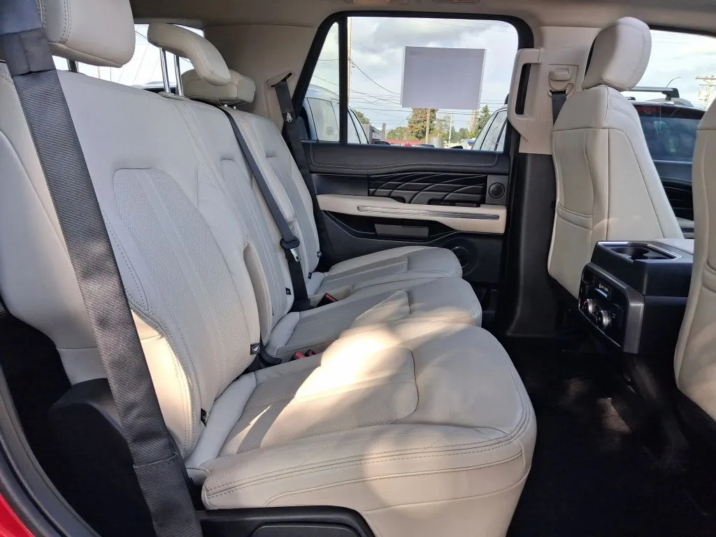 Ford Expedition photo 25