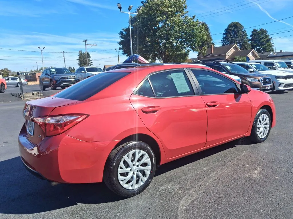 Toyota Corolla photo 8