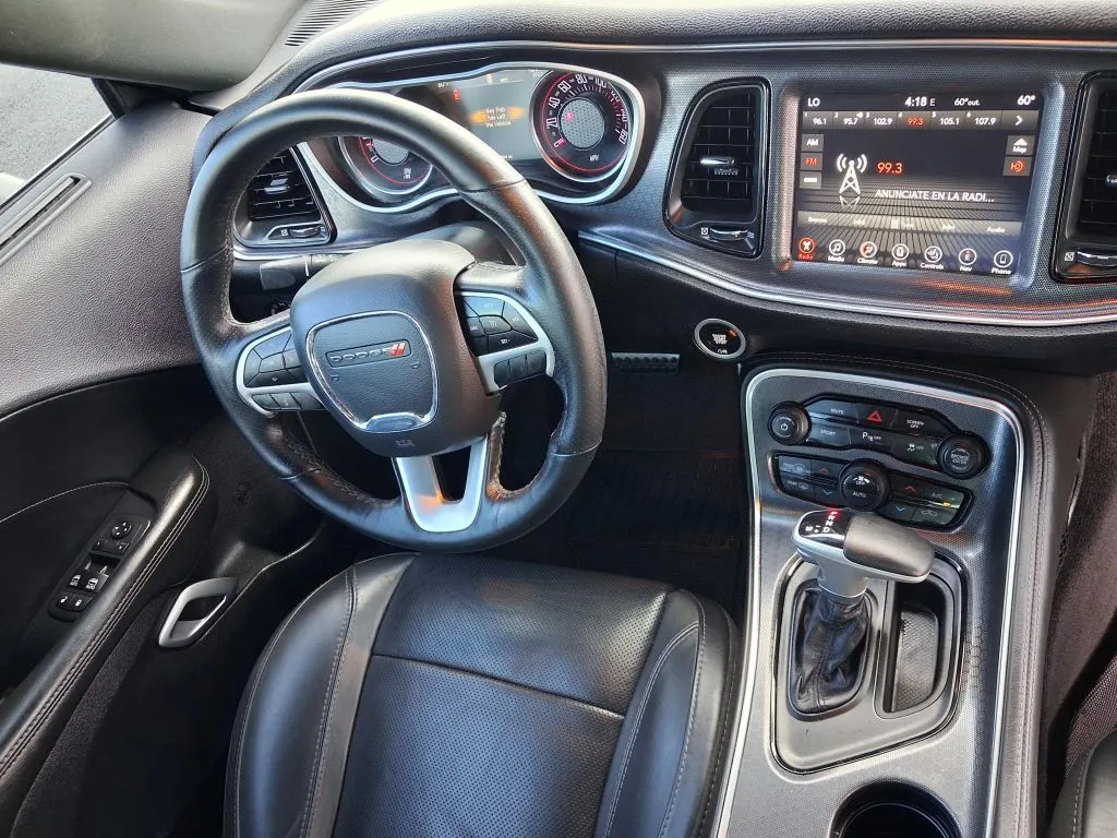 Dodge Challenger photo 24