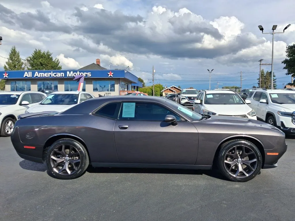 Dodge Challenger photo 13