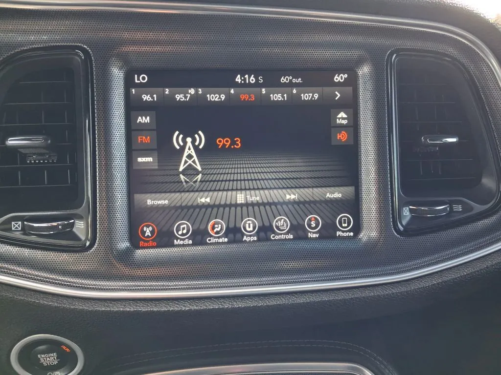 Dodge Challenger photo 15